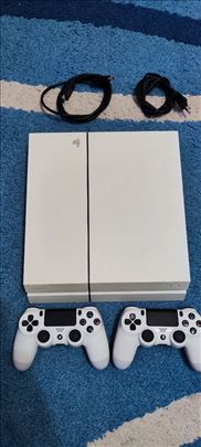 Sony PS4 sa 2 Dual Shock kontrolera