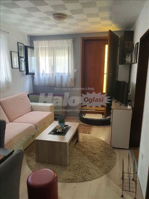 Udoban i lep stan u blizini nekoliko linija GSP-a