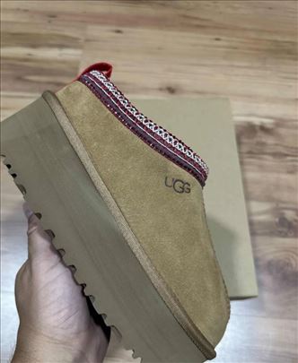 Ugg tazz Ultra moderne, odmah dostupne 