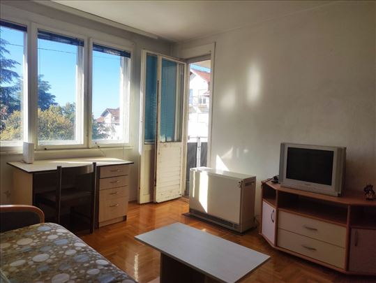 Uknjižen 2.0 stan na Banovom brdu