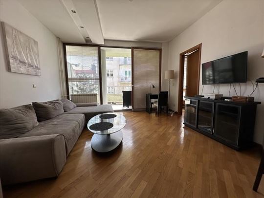 Vračar-Dvosoban-Garažno mesto ID#3085