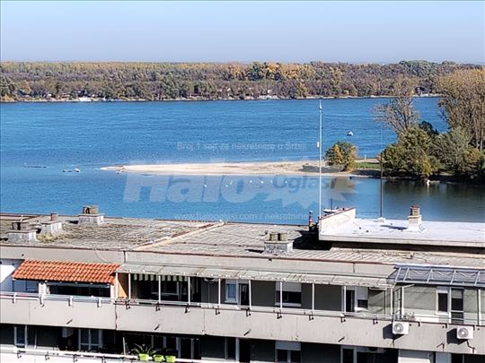 Zemun dvosoban, Karadjordjev trg, Kej