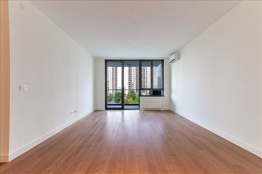 BW QUARTET 3 — Tišina parka, prozračnost svetla