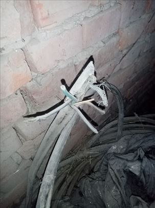 dalekovodni visokonaponski petozilni kabl oko 35m