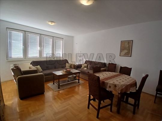 Izdaje se dvoiposoban stan u ul. Majakovskog, 72m2