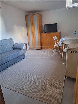 Izdaje se nameštena garsonjera na Zvezdari Bulevar