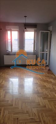 Izdaje se nenamešten jednoiposoban stan na Matejev