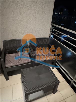 Izdaje se stan na Bulevaru Nemanjića!