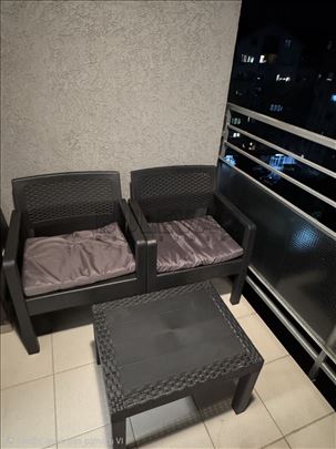 Izdaje se stan na Bulevaru Nemanjića!