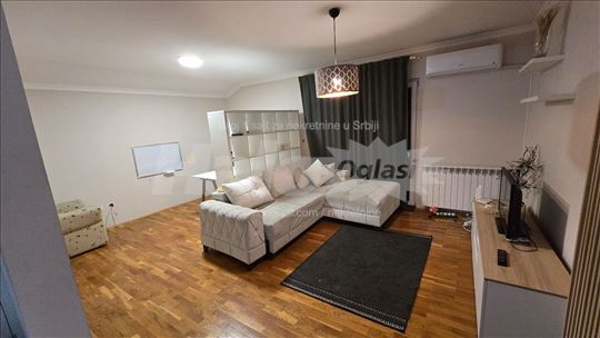 Izdajem namešten stan.