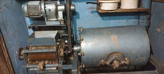 Mlin za tečno i polusuvo mlevenje gline