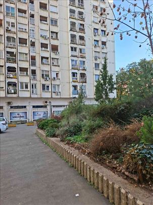 Novi Beograd,blok 30,3.0 soban uknjizen stan