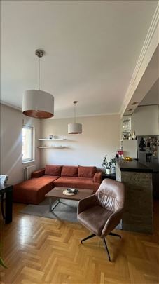 Olimp NOVIJA zgrada 2 spavace, parking