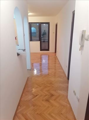 Prodajemo 3.0 stan  u Žarkovu