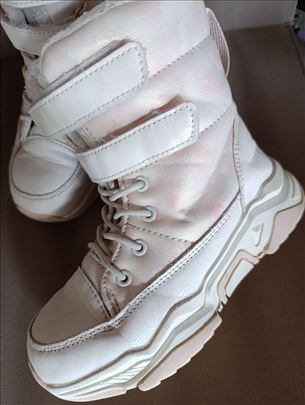 Tople, zimske cizmice 32 