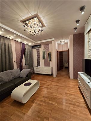 Vukov spomenik, trosoban, novija zgrada