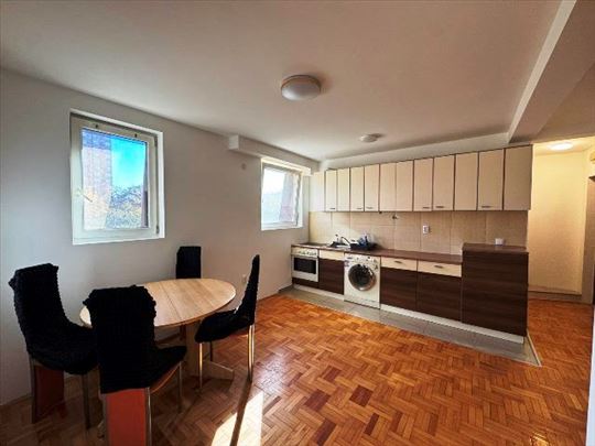 Delimično opremljen stan Braće Jerković