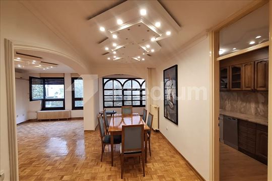 Golsvordijeva - 01 - Vračar