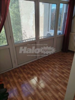 Izdajem namešten, četvorosoban stan,94m2, Novi Sad