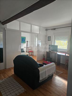 Jednosoban stan- garsonjera u centru NS