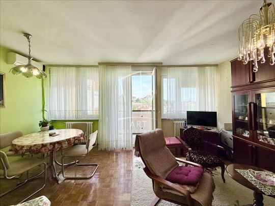 Julino brdo, Marine Veličković, 39m2 ID#12794