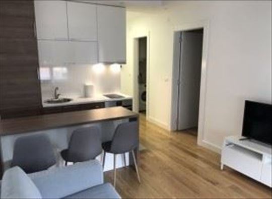 Južni bulevar, novogradnja, odličan, ID 10935