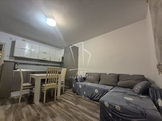 Karaburma, Husinskih rudara, 50m2 ID#12789