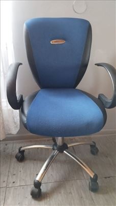 Kompjuterska stolica