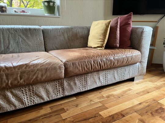 Ležaj od krokodilske kože 