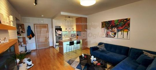 Lux 2.5 stan u Voždovim kapijama