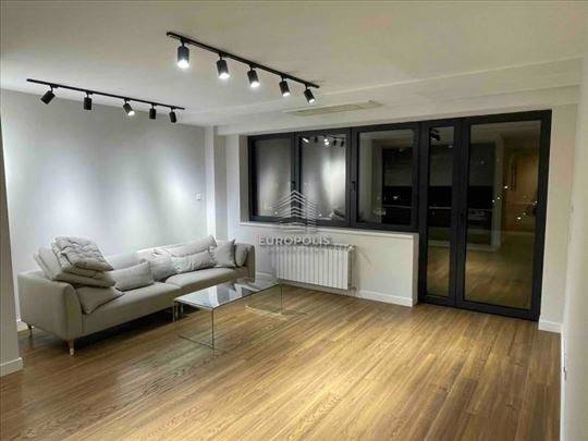 Lux 3.0 stan – Blok 32 ID#8600