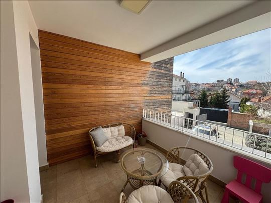 Lux kuća sa bazenom/Pogled na Dunav