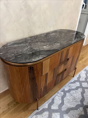 Na prodaju set modernog nameštaja – komoda, stočić