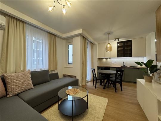 Neuseljivan stan u novoj zgradi u Ozrenskoj ID#240