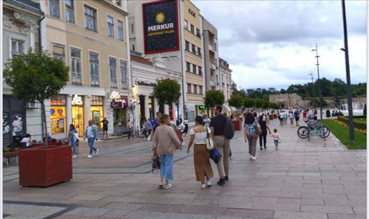 Nis salonski stan Trg kralja Milana