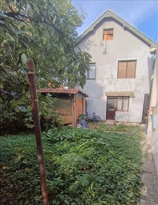 Porodicna kuca u Susici