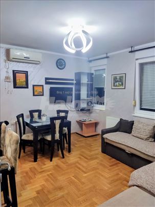 Potpuno opremljen stan sa 2 odvojene sobe