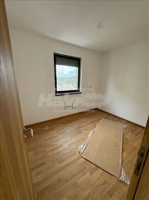 Prodajem stan 400m od centra