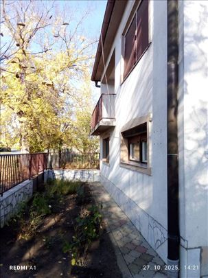 Šid spratnica 196m2 na placu 445m2 Hitno