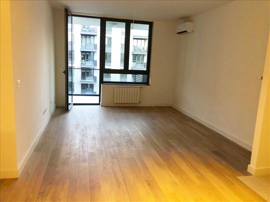 Beograd na vodi, BW SENSA, 3.0 + garaža