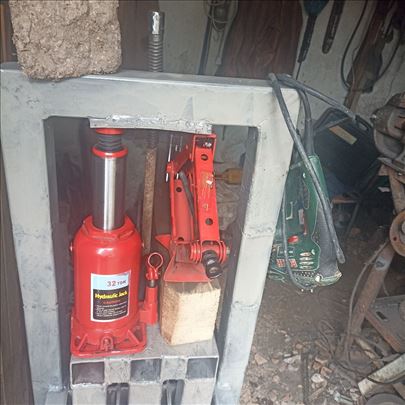 Briket presa motor.- rućna biomasa  za lozenje