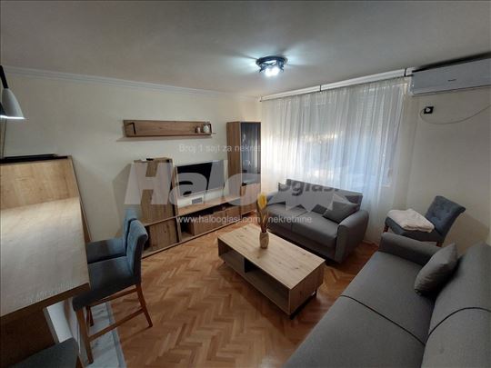 Izdaje se dvoiposoban opremljen stan