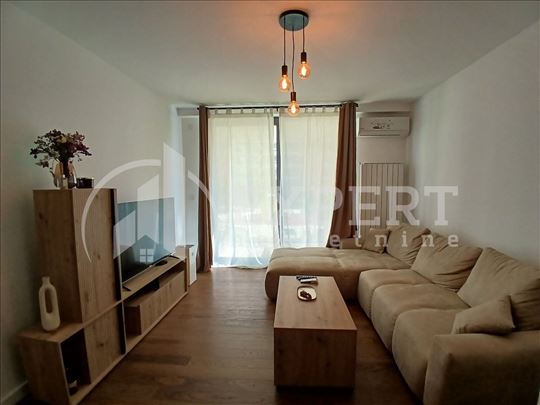 Izdaje se nov, neuseljavan stan sa garažnim mestom