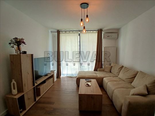 Izdaje se nov, neuseljavan stan sa garažnim mestom