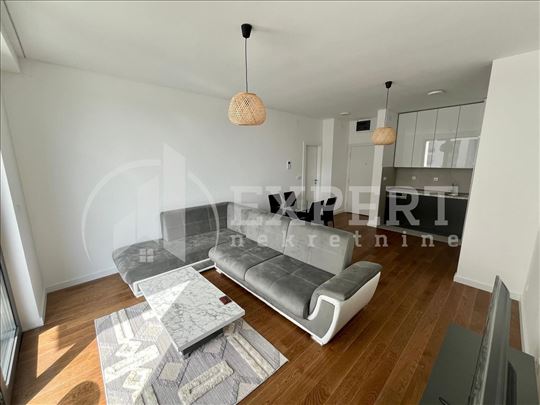 Izdaje se nov, neuseljavan stan u novom kompleksu 