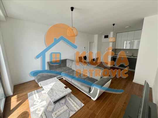 Izdaje se nov, neuseljavan stan u novom kompleksu 