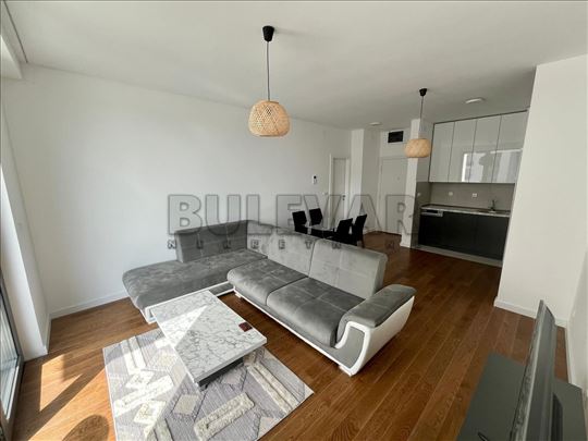 Izdaje se nov, neuseljavan stan u novom kompleksu 