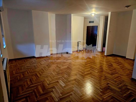 Izdajem potpuno renoviran stan 67m2 u Presevskoj, 