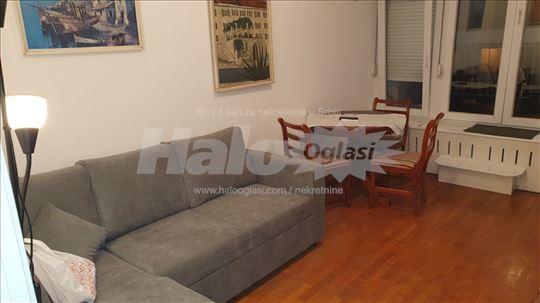 Izdajem stan u Sarajevskoj ulici