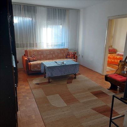 Jednoiposoban  stan, Novi Banovci